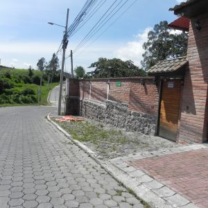 Terreno de 300m2 en Tambillo con cerramiento